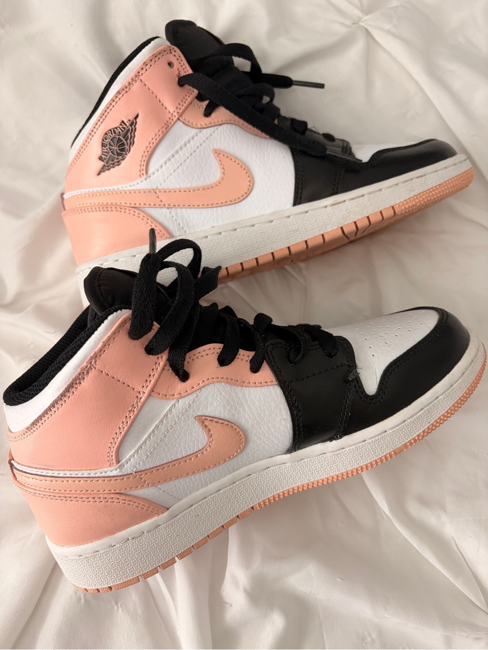 Nike Air Jordan 1 Mid Crimson Tint Y Size 5 or Women’s 6.5